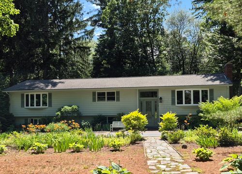 1 Tara Rd, Southborough, MA, 01772-1444 | Card Image