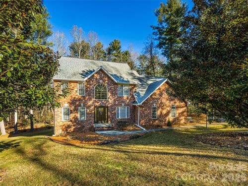 105 Boyd Dr, Flat Rock, NC, 28731-8703 | Card Image