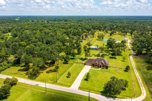 5745 County Road 823, West Columbia, TX, 77486-9391 | Card Image