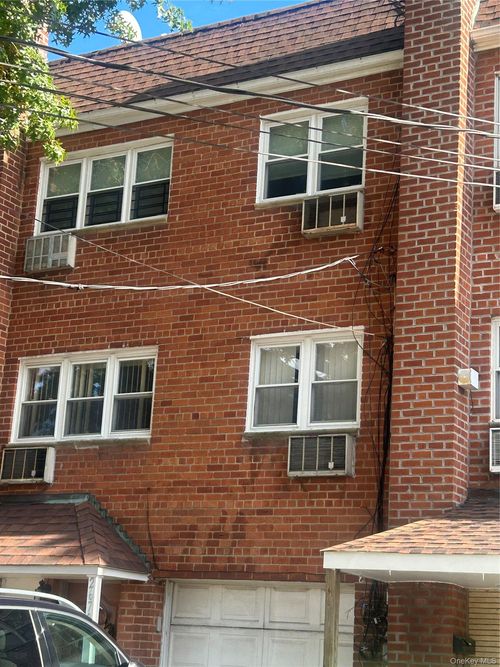2-267-08 E Williston Avenue, New York, NY, 11001 | Card Image