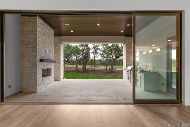 8166 Blue Oak, House other with 4 bedrooms, 5 bathrooms and null parking in Garden Ridge TX | Image 63