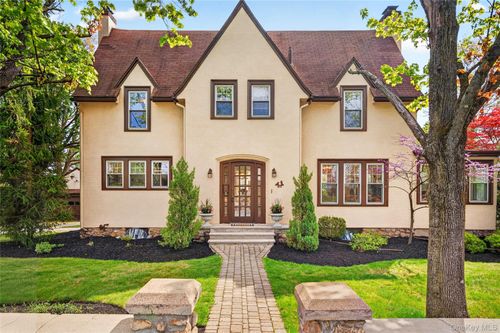 60 Old Middletown Rd, Pearl River, NY, 10965-2636 | Card Image