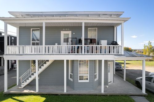 {{alt}} | Card Image