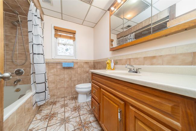 58 219 Th St, House other with 4 bedrooms, 3 bathrooms and null parking in Bayside Hills NY | Image 8