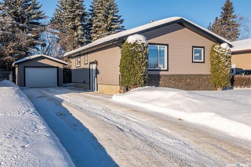 125 Mcintosh Dr, Prince Albert, SK, S6V6H2 | Card Image