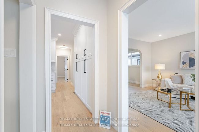 531 King St E, House other with 3 bedrooms, 2 bathrooms and 5 parking in Oshawa ON | Image 4