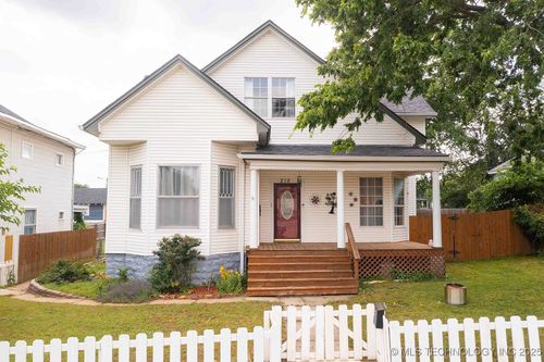 210 Water St, Sapulpa, OK, 74066-4236 | Card Image