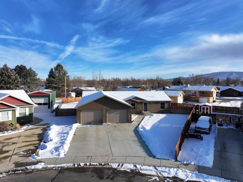 766 Victory Ln, Lander, WY, 82520-3247 | Card Image