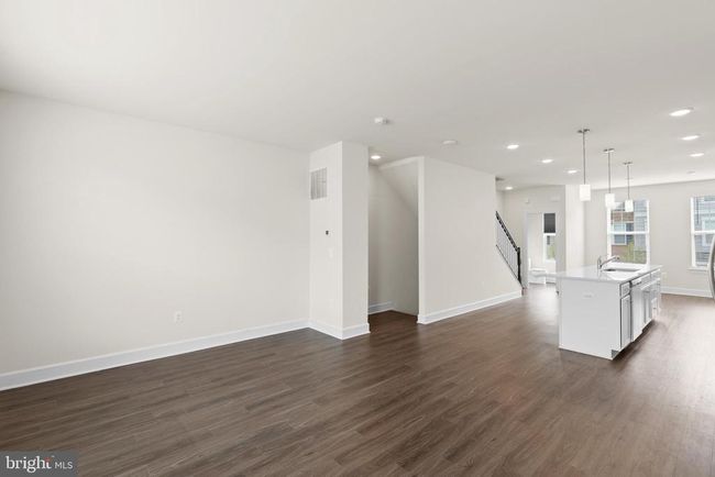 10720 Shadewell Spring Way, Townhouse with 3 bedrooms, 4 bathrooms and null parking in MANASSAS VA | Image 4