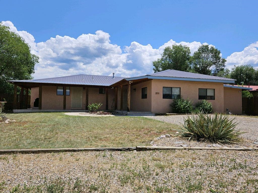Calvary Ct, Taos, NM 87571