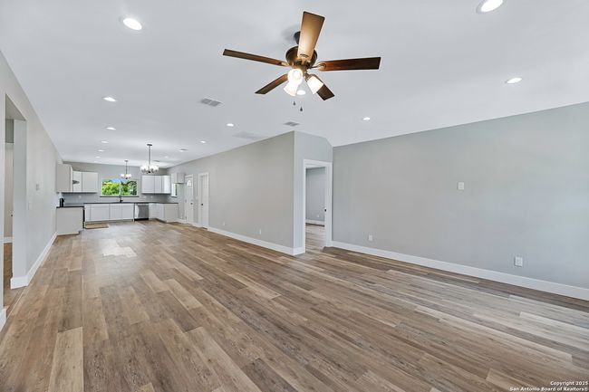 304 E Westmeyer St, House other with 3 bedrooms, 2 bathrooms and null parking in Poth TX | Image 8