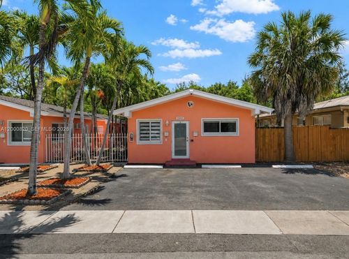 2-13185 Emerald Dr, North Miami, FL, 33181 | Card Image