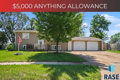916 S Patrician Ct, Brandon, SD, 57005-1735 | Card Image