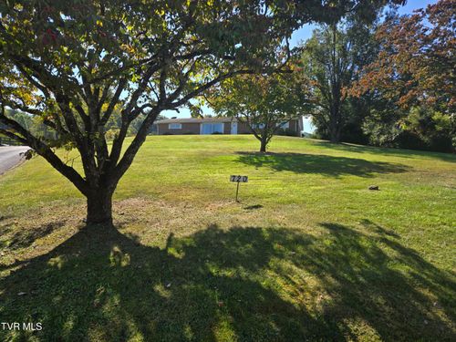 720 N Mohawk Dr, Erwin, TN, 37650-8727 | Card Image