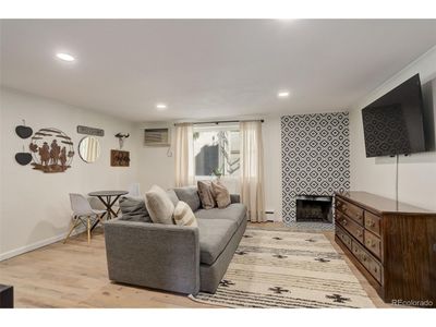 206 - 336 N Grant St, Home with 2 bedrooms, 1 bathrooms and null parking in Denver CO | Image 2