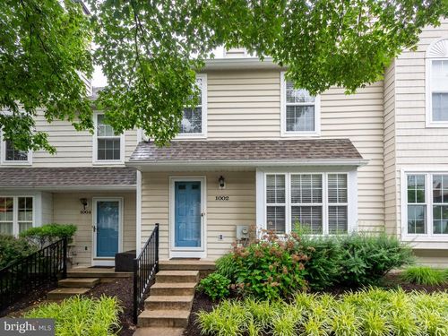 1002 Harbour Ridge Ln, DOWNINGTOWN, PA, 19335-4547 | Card Image
