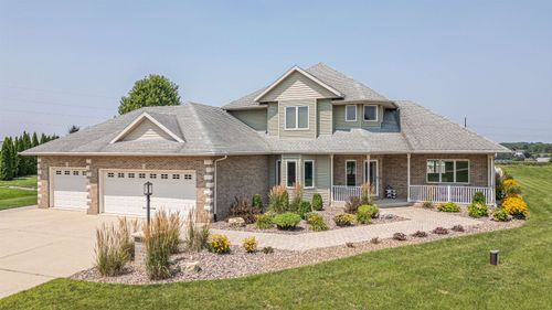 5333 E Clayshire Dr, Milton, WI, 53563-8444 | Card Image