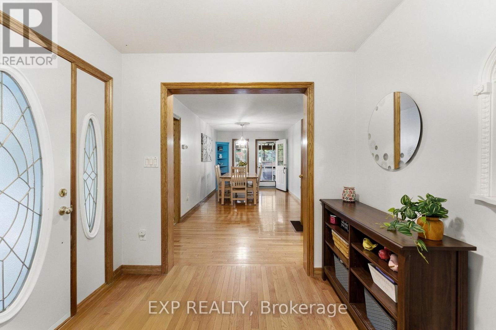 Residential in Georgina (Historic Lakeshore Communities) 4