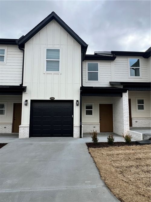 1705 Cuppett Cir, Pea Ridge, AR, 72751-3242 | Card Image