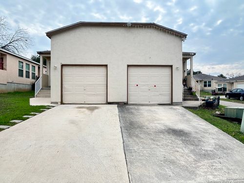11216 Center Point Rd, San Antonio, TX, 78233-6835 | Card Image