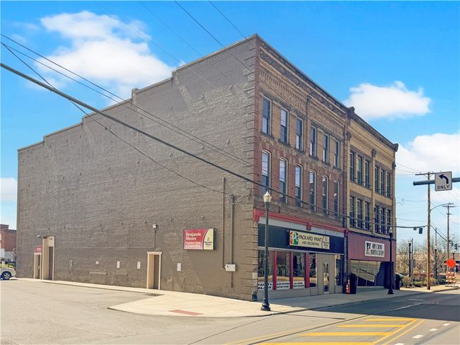 318 E Washington St, Home with 0 bedrooms, 0 bathrooms and 18 parking in New Castle PA | Image 4