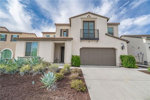18642 Cedar Crest Dr, Canyon Country, CA, 91387-1453 | Card Image