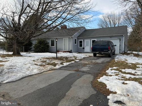 915 E Division St, DOVER, DE, 19901-7401 | Card Image