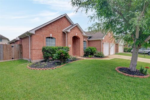 16814 Tower Rdg, Friendswood, TX, 77546-4977 | Card Image