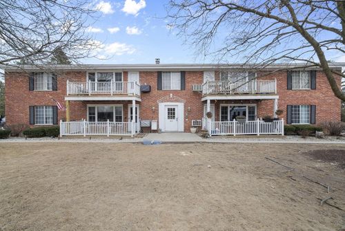 unit-8-612 Laurel Lake Road, Thiensville, WI, 53092 | Card Image