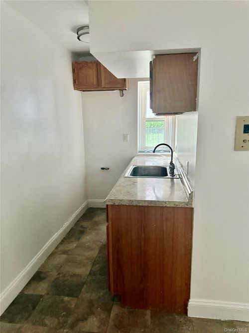 b-600 Pelham Rd, New Rochelle, NY, 10805-1328 | Card Image