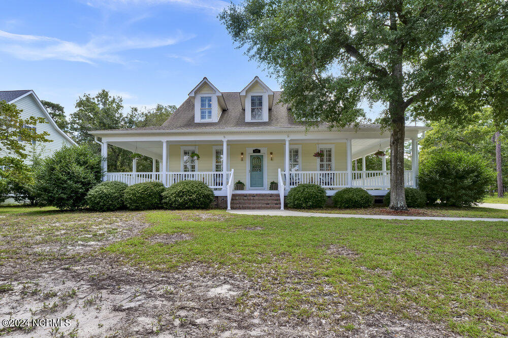 Pebble Shore Ln, Southport, NC 28461