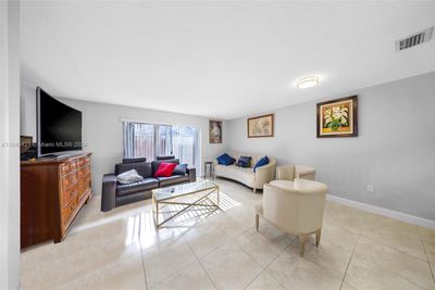 6-6570 - 6570 Sw 12th St, Townhouse with 2 bedrooms, 2 bathrooms and null parking in West Miami FL | Image 1