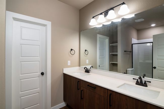624 Harvest Moon Dr, Home with 3 bedrooms, 2 bathrooms and null parking in Venus TX | Image 11
