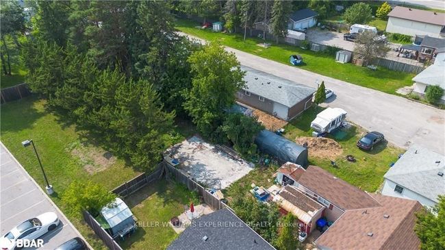 177 Mill St, Home with 2 bedrooms, 1 bathrooms and 2 parking in Angus ON | Image 9