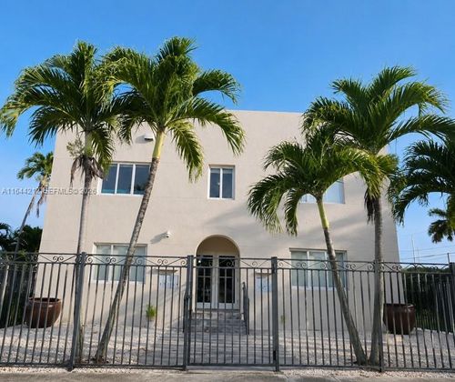 2500 Ne 192nd St, Miami, FL, 33180-3243 | Card Image