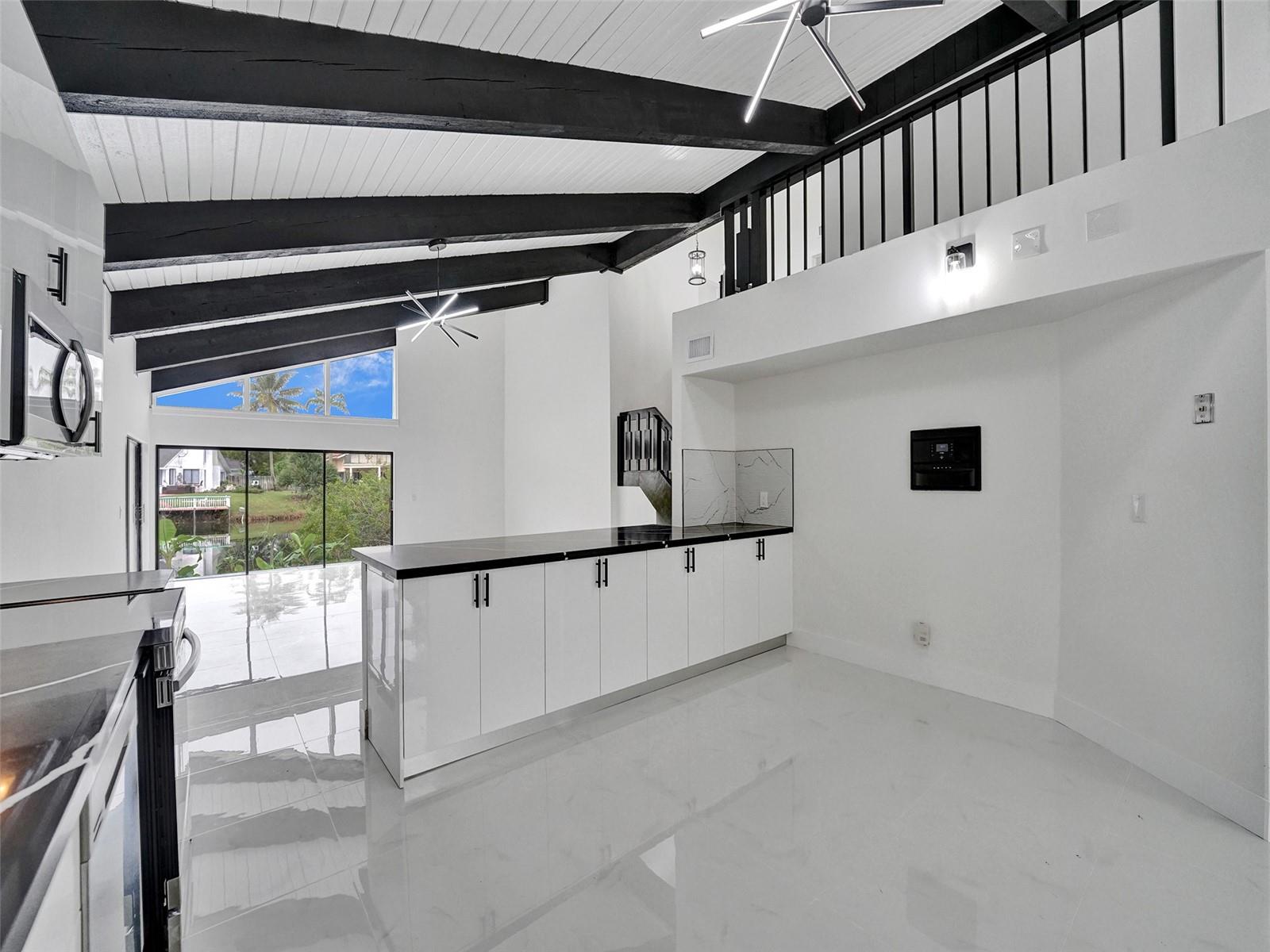 Mockingbird Ln, Plantation, FL 33324