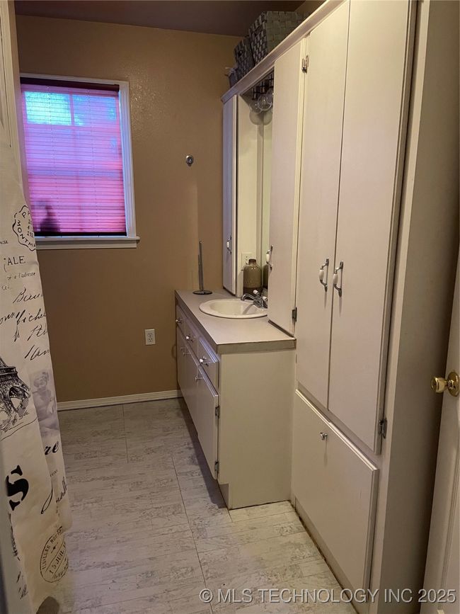2945 Sunset Rd, House other with 3 bedrooms, 3 bathrooms and null parking in Mannford OK | Image 13