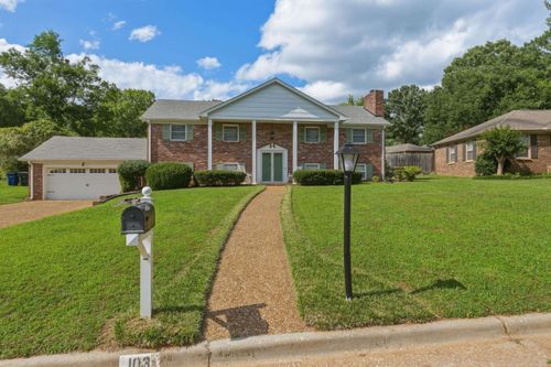 103 Creekwood Cir, Florence, AL, 35630-1106 | Card Image