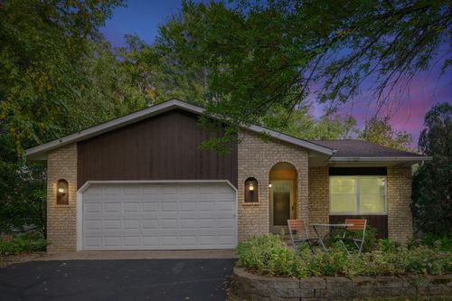 1329 Carriage Rd, Woodbury, MN, 55125-9166 | Card Image