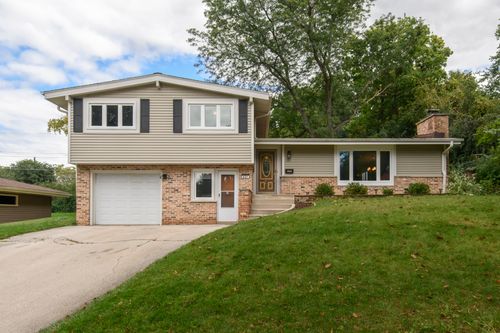 621 S Greenfield Ave, Waukesha, WI, 53186-6738 | Card Image