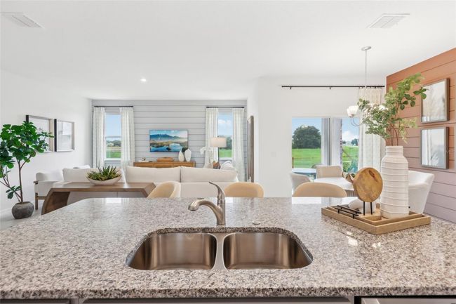 917 Pearlwood Loop, House other with 4 bedrooms, 2 bathrooms and null parking in EAGLE LAKE FL | Image 17