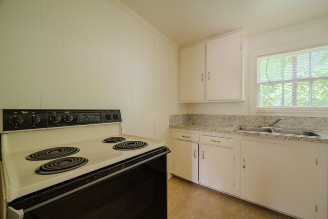 1005 Center St, House other with 3 bedrooms, 2 bathrooms and null parking in Wharton TX | Image 12