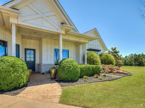 24010 Oak Bend Dr, Luther, OK, 73054-9154 | Card Image