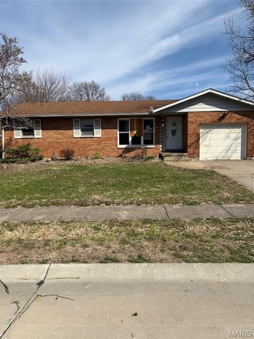 2905 Yale Dr, Granite City, IL, 62040-3561 | Card Image