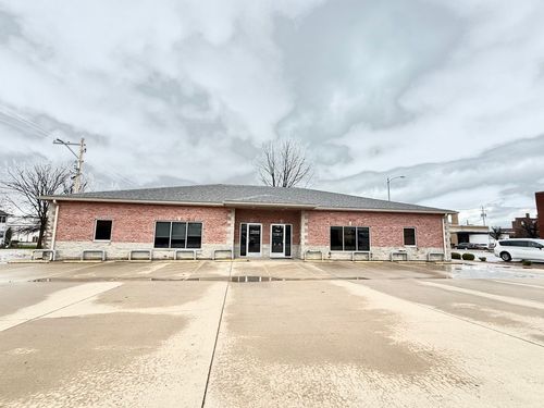 217 S Park Ave, Herrin, IL, 62948-3611 | Card Image