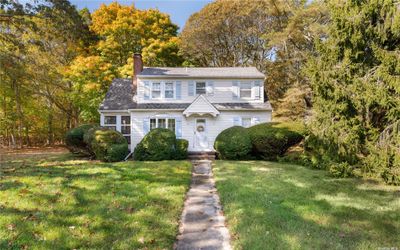 188 Lynn Avenue, House other with 3 bedrooms, 2 bathrooms and null parking in Hampton Bays NY | Image 1