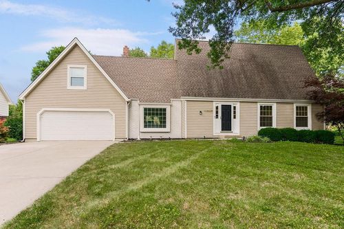 11809 Glen Arbor Ter, Kansas City, MO, 64114-5540 | Card Image
