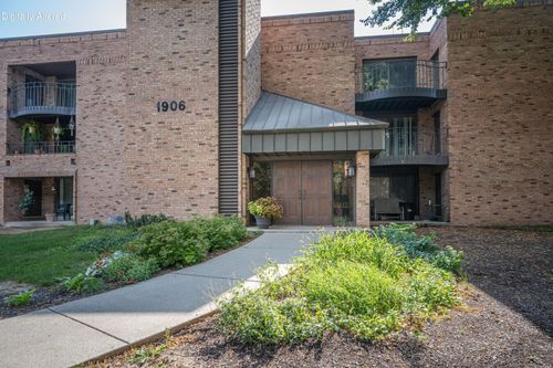 1906 E Shorewood Blvd, Shorewood, WI, 53211-2500 | Card Image