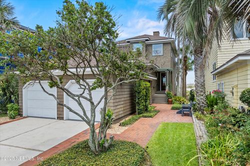 1819 Ocean Dr S, Jacksonville Beach, FL, 32250-6242 | Card Image