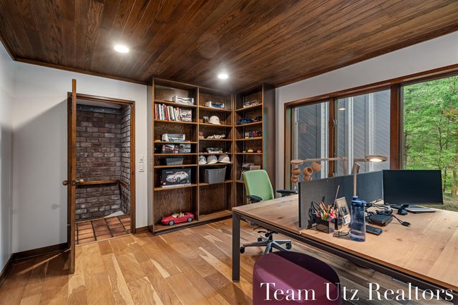 Main Floor Office | Image 34